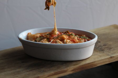 Gnocchis de Pommes de Terre Nouvelles, Concassée de Tomates Fraîches à la Coriandre, Mozzarella ‘Al Filo'